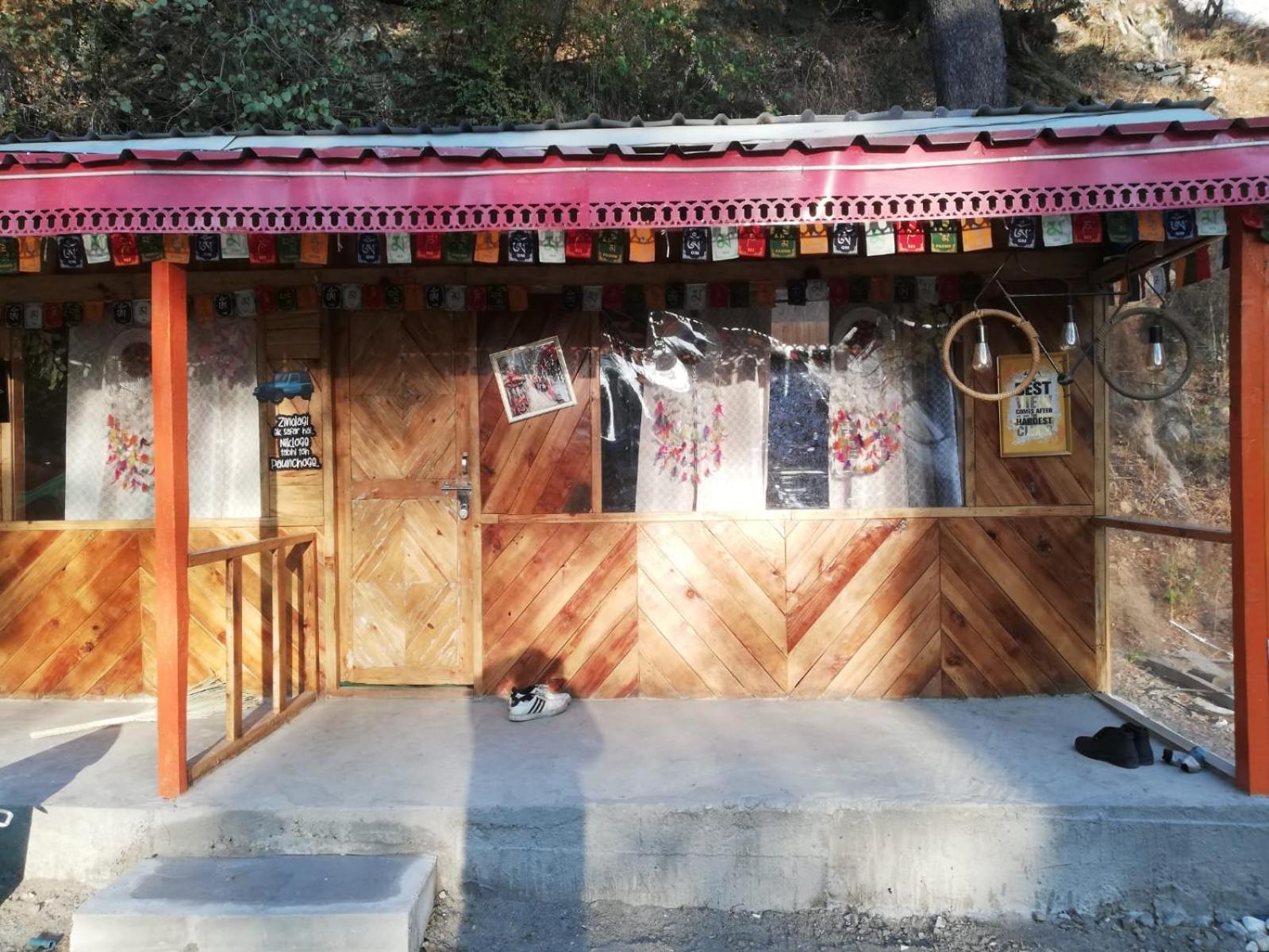 Shanti People Huts & Camp 卡索尔 客房 照片