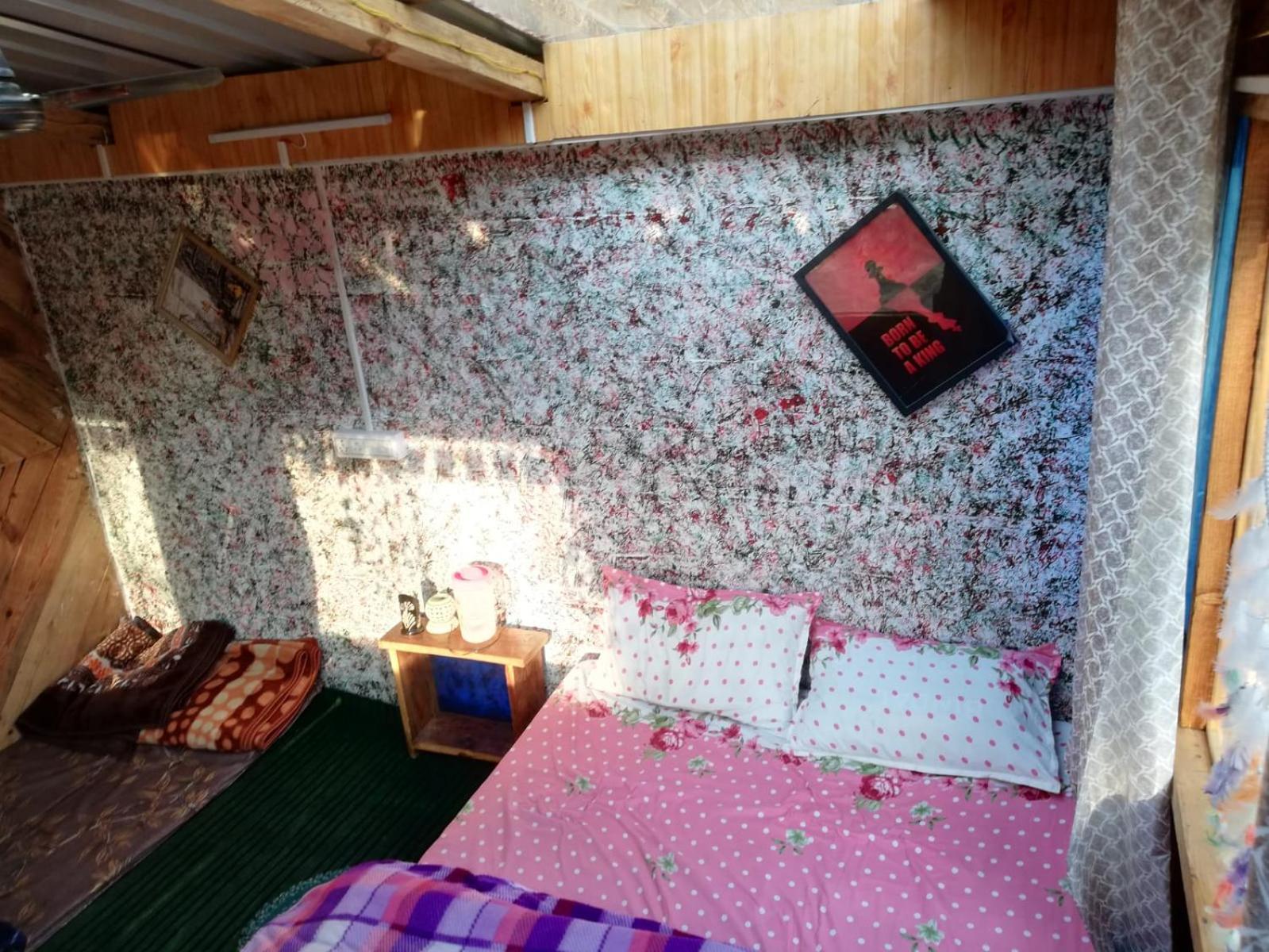 Shanti People Huts & Camp 卡索尔 客房 照片